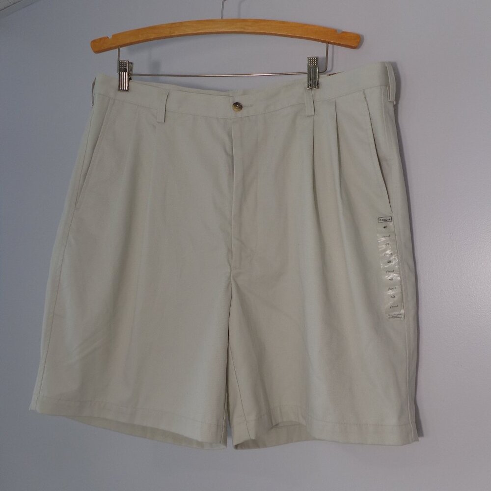 New! Hagger Men's Classic Knakis Wrinkle-Free  Pleated Front Shorts Size 40W‎